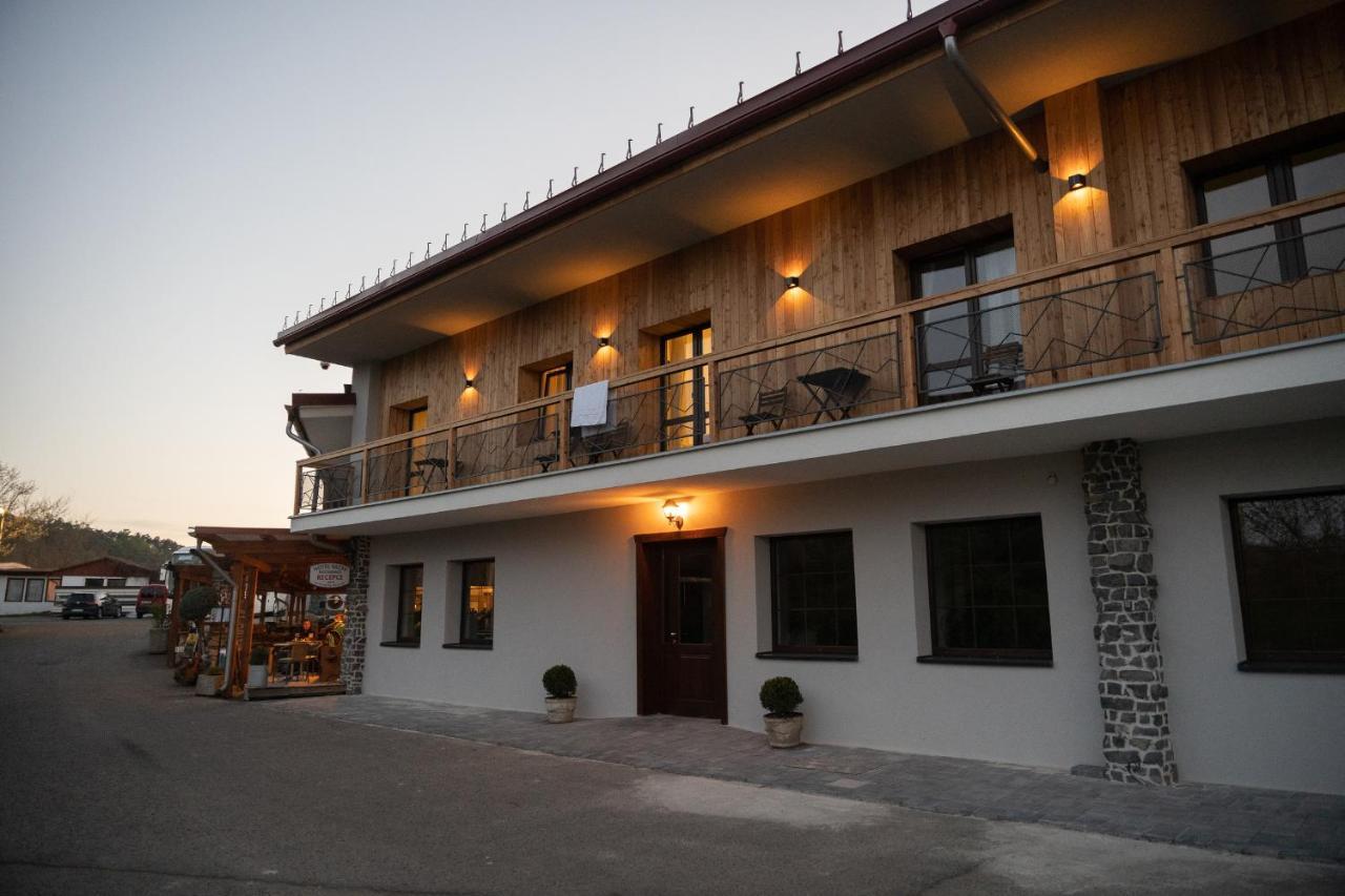 Hotel Racek Úštěk Exterior foto